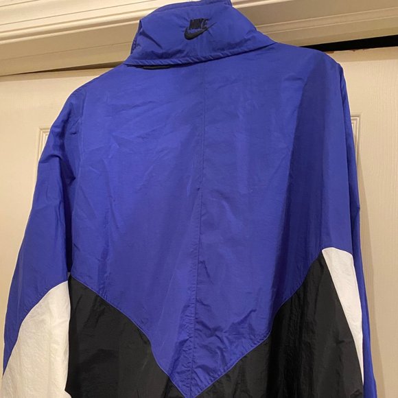 Nike Vintage Men’s Windbreaker Jacket - Picture 4 of 6